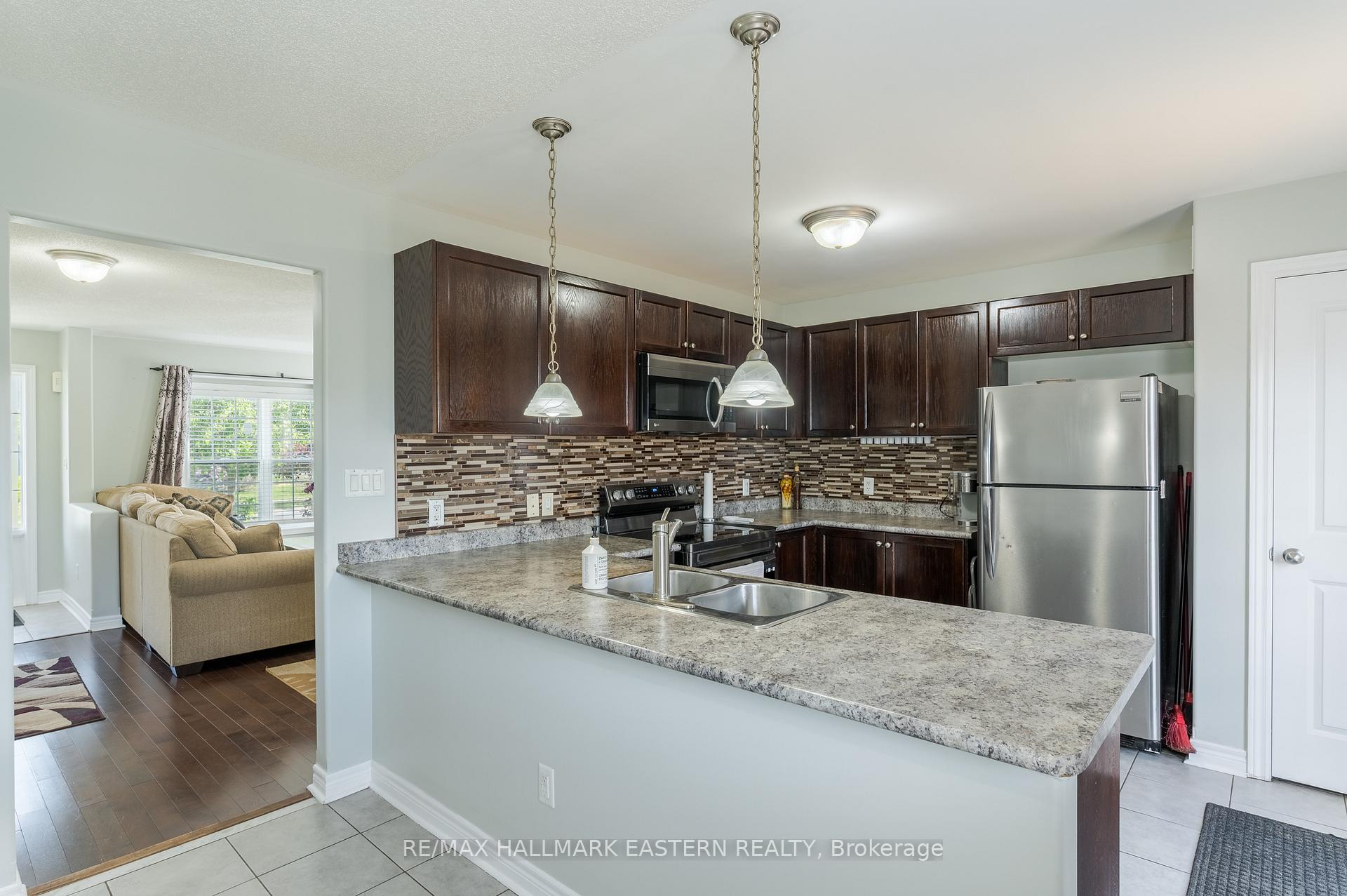 Photo 15 of 247 Bowen Drive, Peterborough, Northcrest Ward 5 — HOMEH