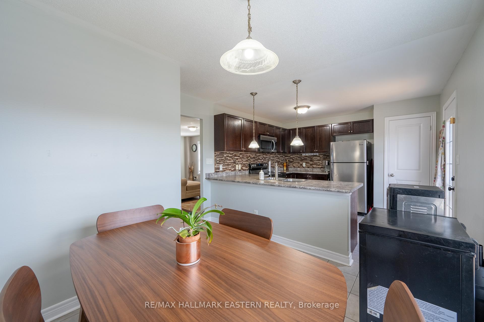 Photo 20 of 247 Bowen Drive, Peterborough, Northcrest Ward 5 — HOMEH