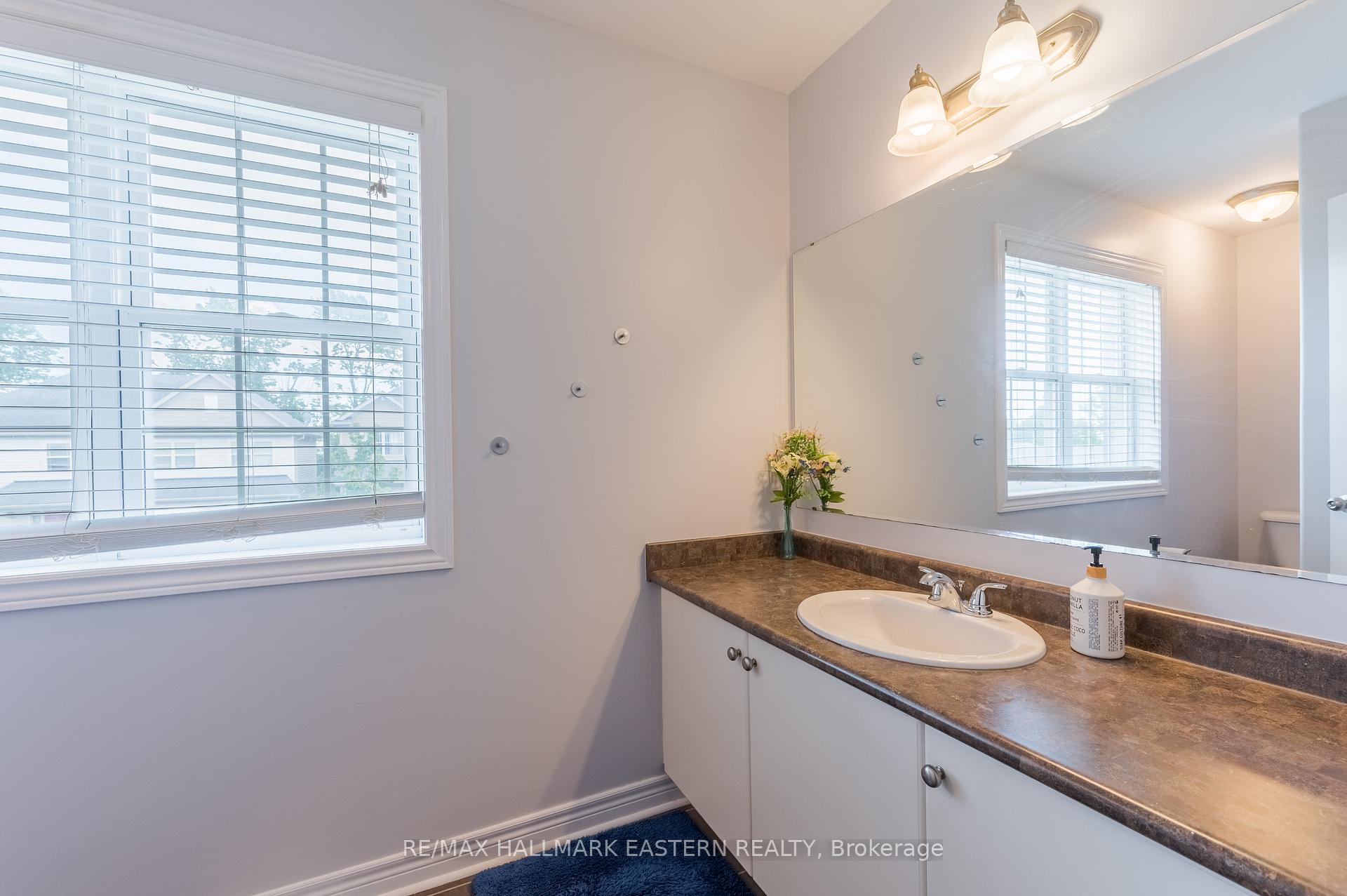 Photo 33 of 247 Bowen Drive, Peterborough, Northcrest Ward 5 — HOMEH