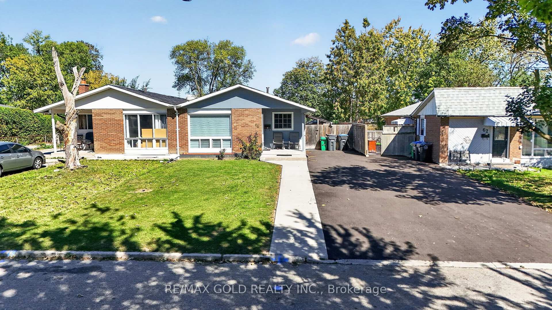 Photo 2 of 64 Drake Boulevard, Brampton, Southgate — HOMEH