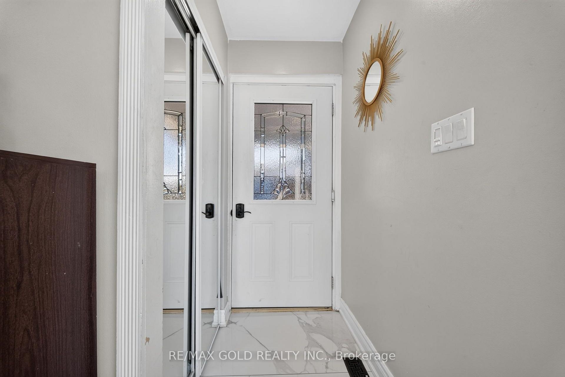 Photo 4 of 64 Drake Boulevard, Brampton, Southgate — HOMEH