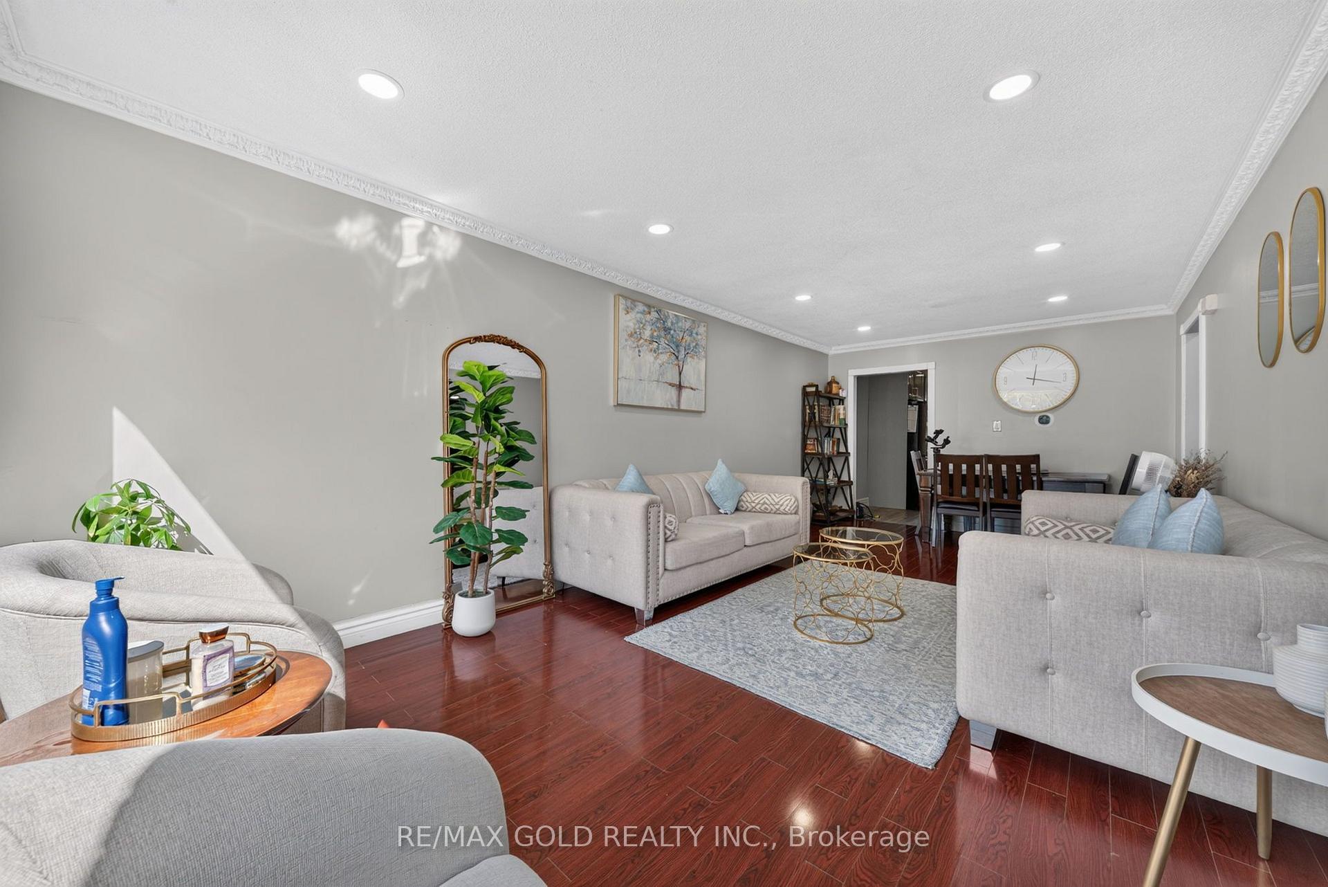 Photo 5 of 64 Drake Boulevard, Brampton, Southgate — HOMEH