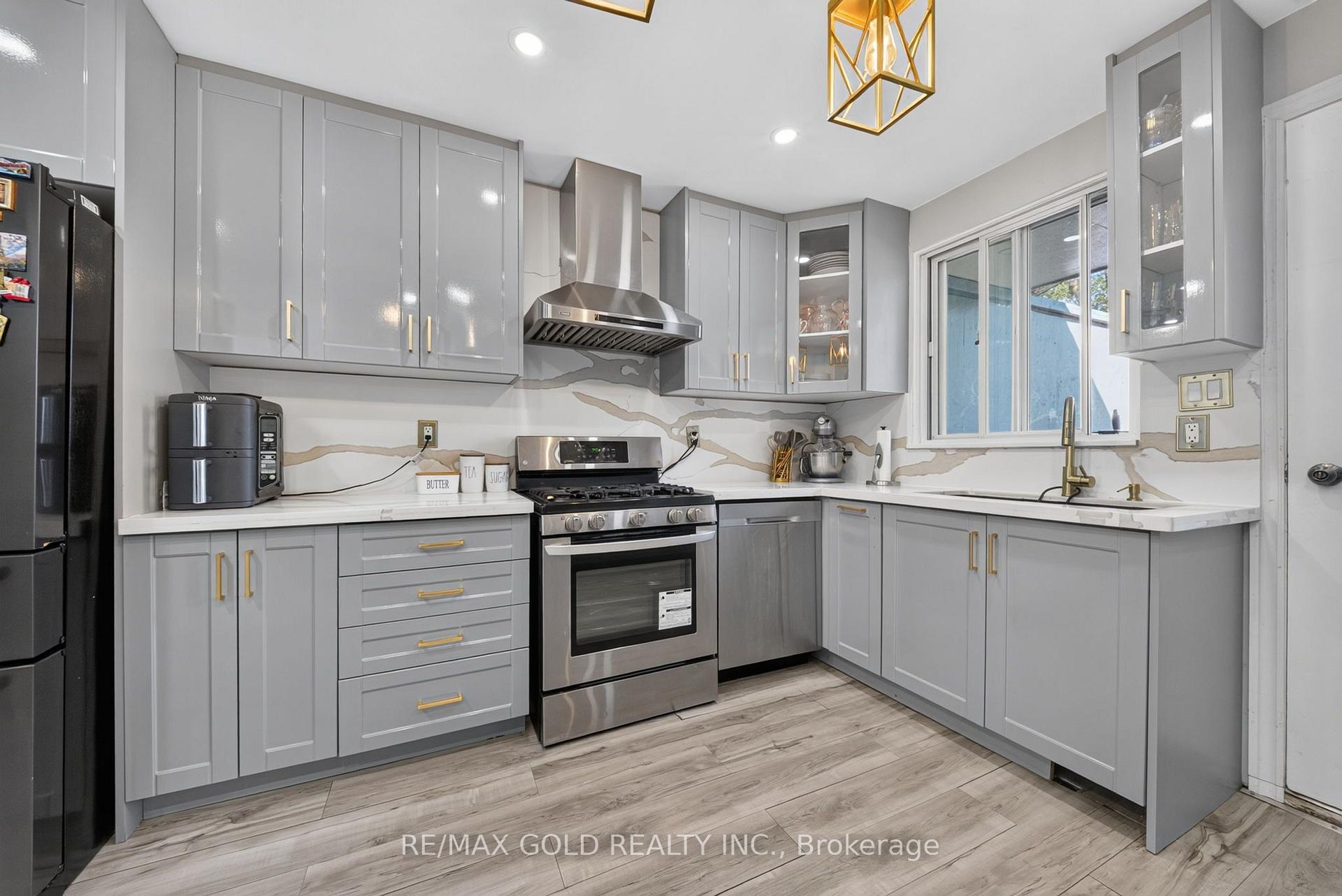 Photo 11 of 64 Drake Boulevard, Brampton, Southgate — HOMEH