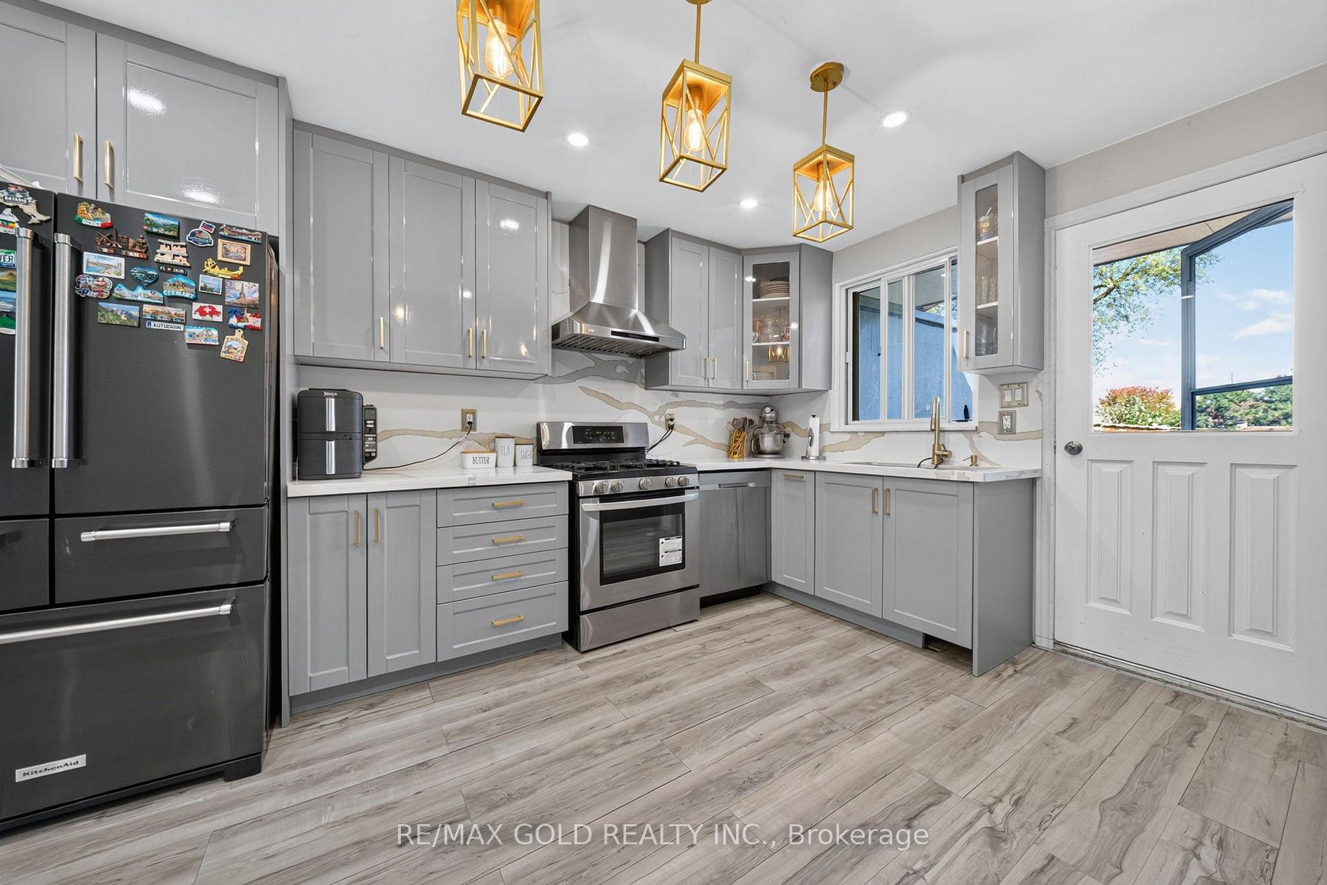 Photo 13 of 64 Drake Boulevard, Brampton, Southgate — HOMEH
