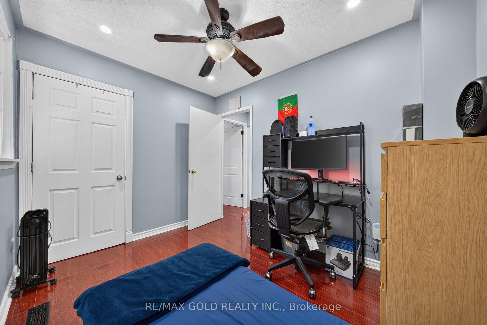 Photo 20 of 64 Drake Boulevard, Brampton, Southgate — HOMEH