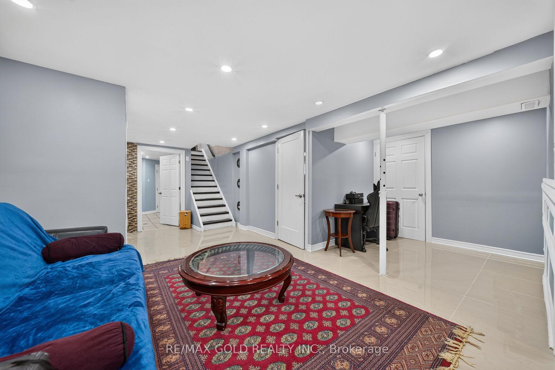 Photo 25 of 64 Drake Boulevard, Brampton, Southgate — HOMEH