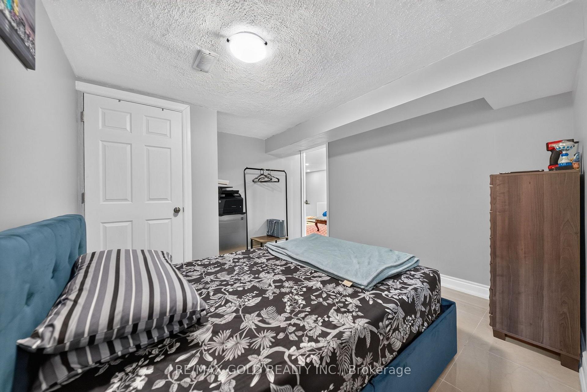 Photo 26 of 64 Drake Boulevard, Brampton, Southgate — HOMEH