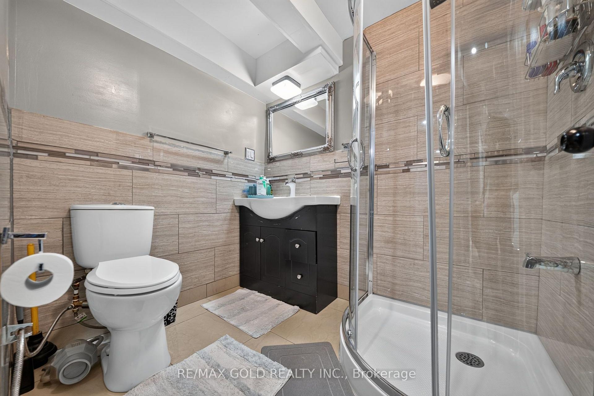 Photo 28 of 64 Drake Boulevard, Brampton, Southgate — HOMEH