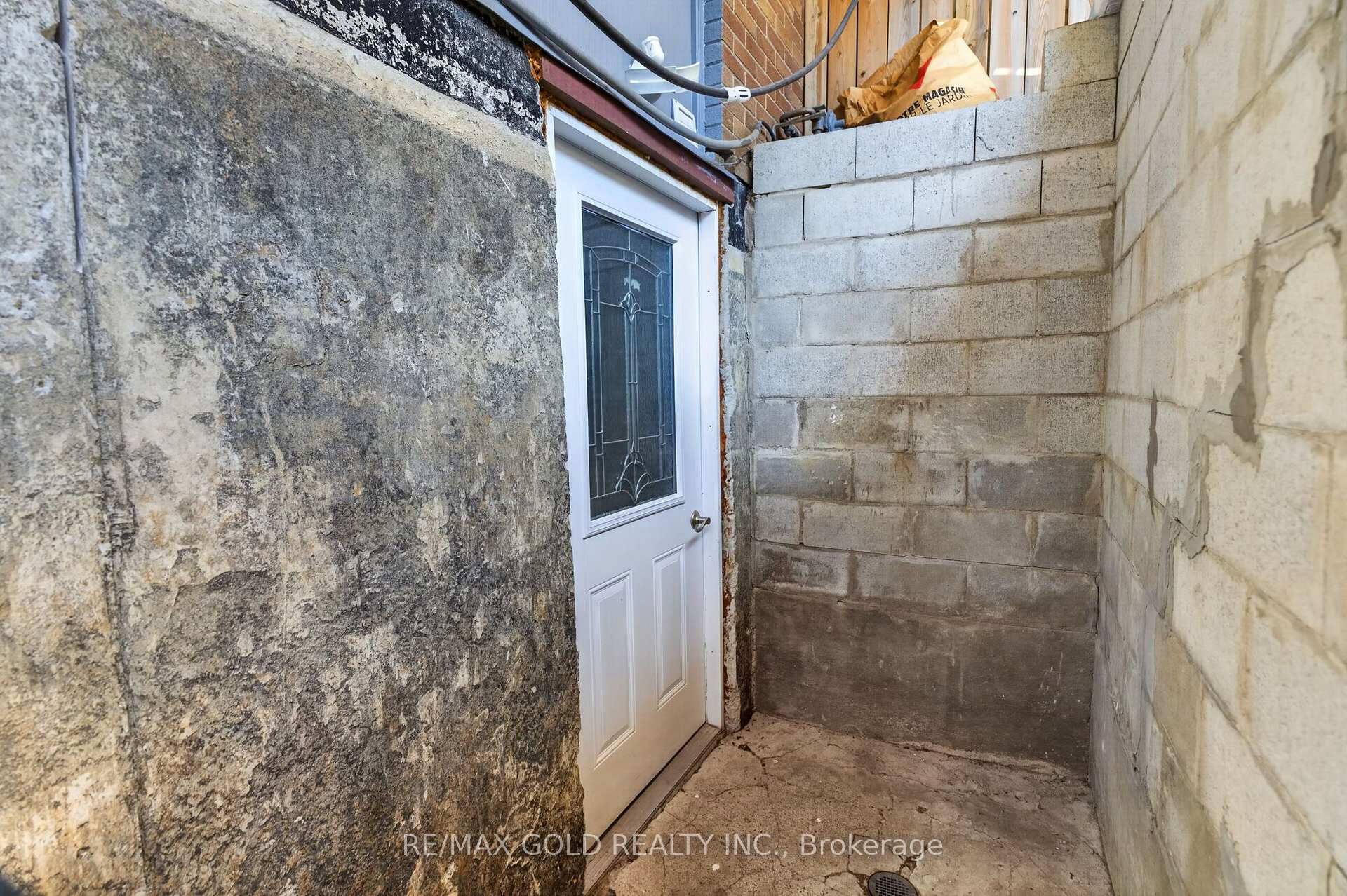 Photo 29 of 64 Drake Boulevard, Brampton, Southgate — HOMEH