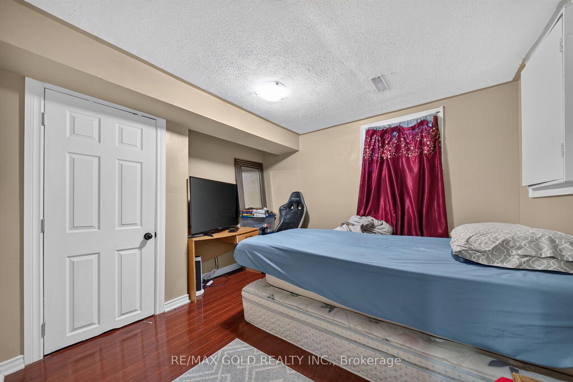 Photo 35 of 64 Drake Boulevard, Brampton, Southgate — HOMEH