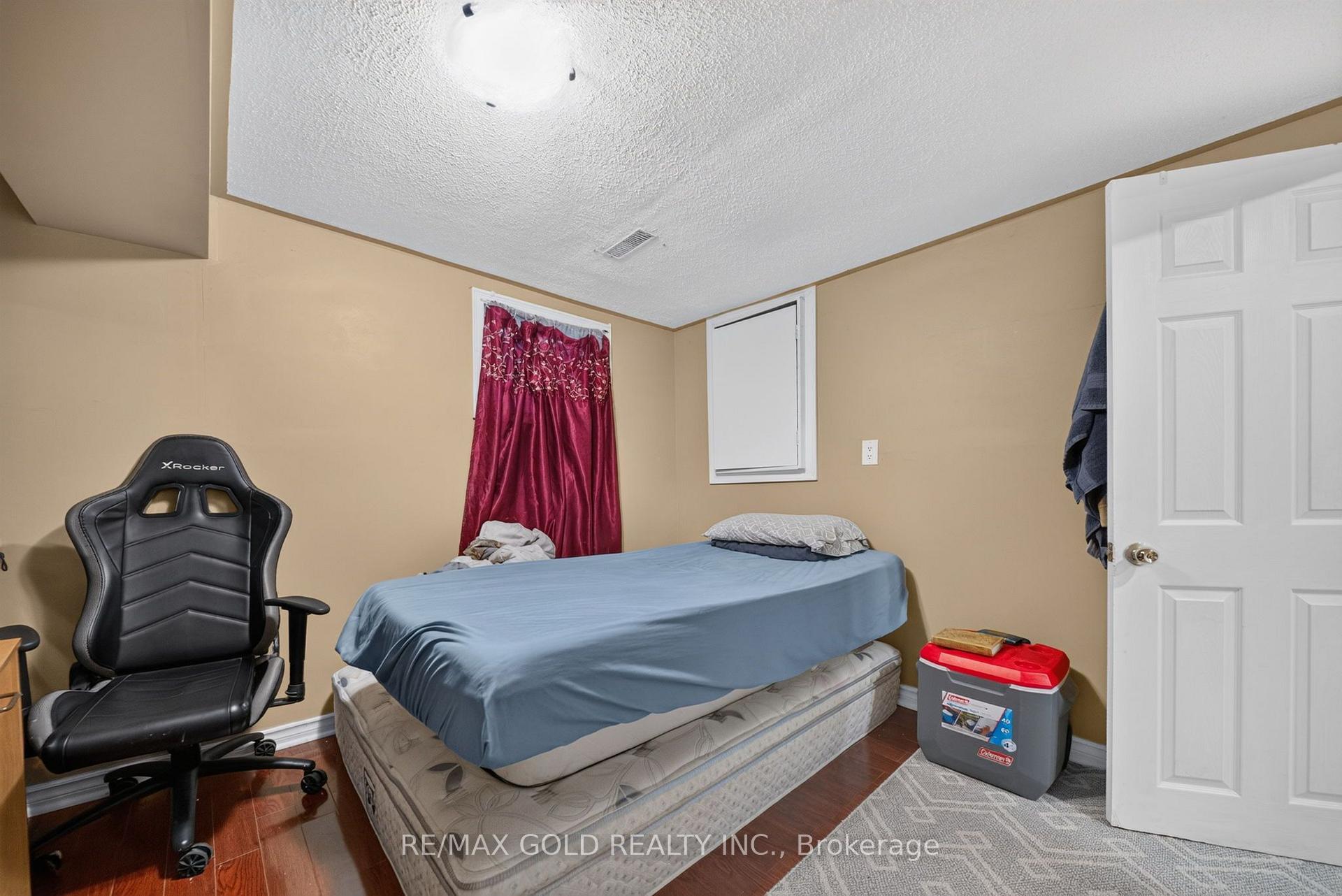 Photo 36 of 64 Drake Boulevard, Brampton, Southgate — HOMEH