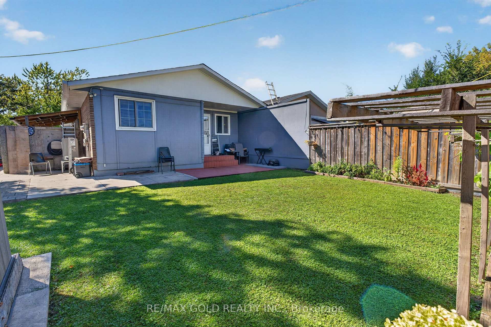 Photo 42 of 64 Drake Boulevard, Brampton, Southgate — HOMEH