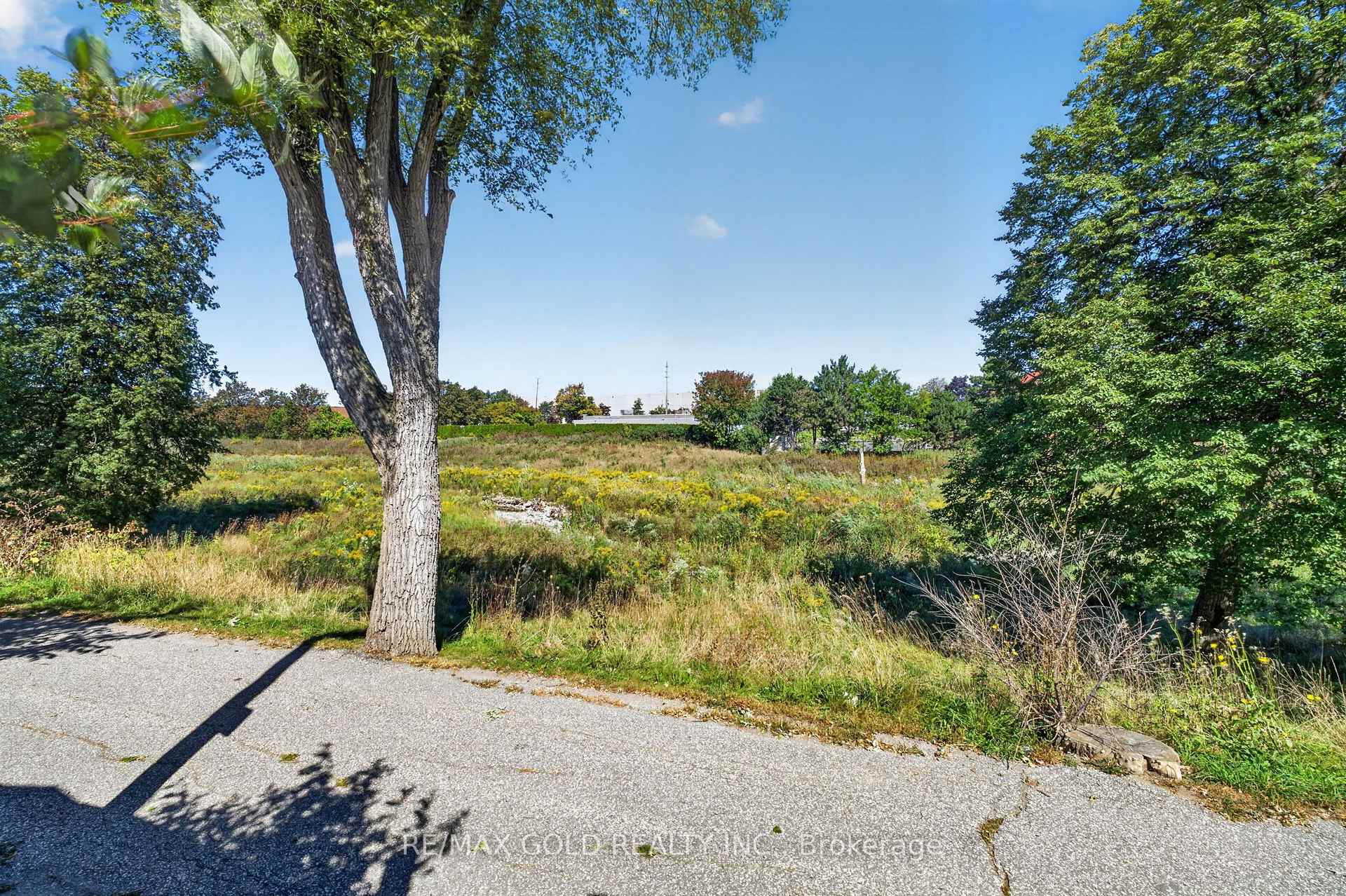Photo 44 of 64 Drake Boulevard, Brampton, Southgate — HOMEH