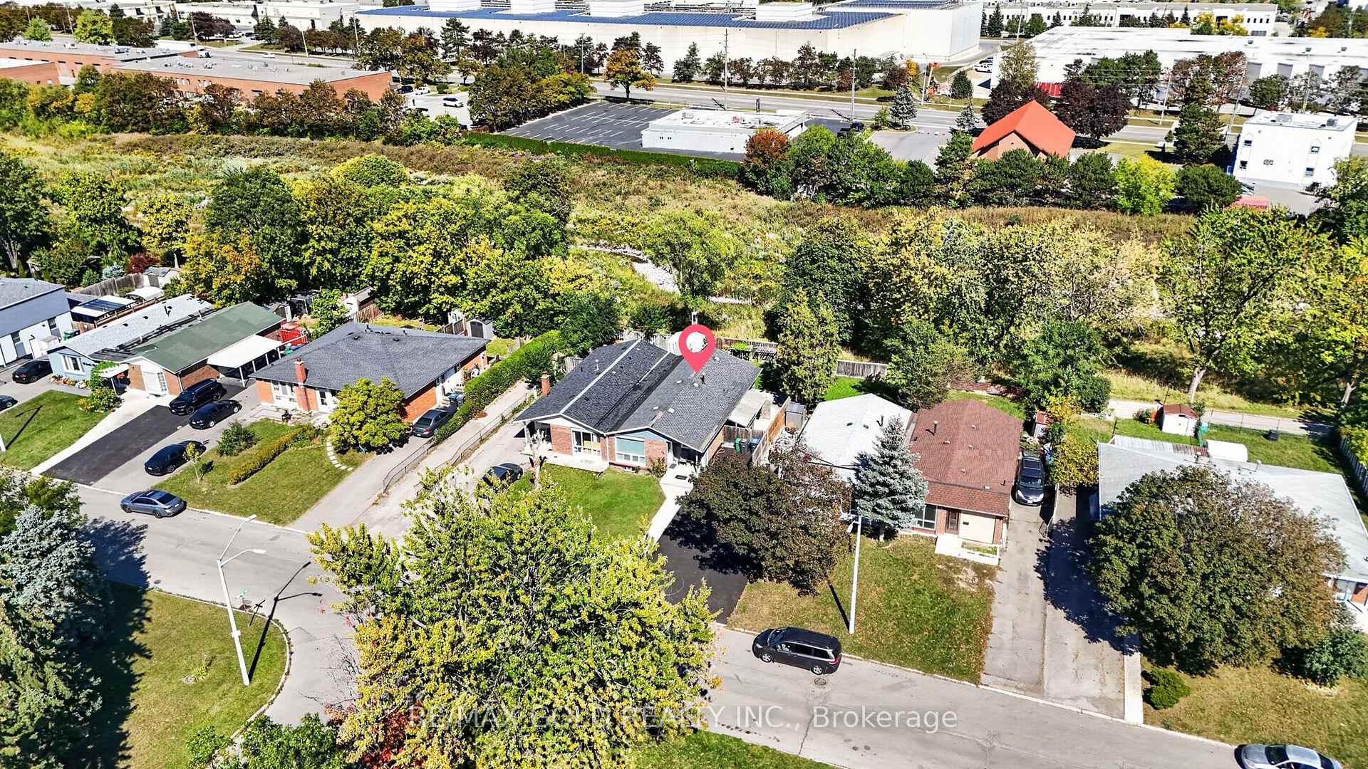 Photo 45 of 64 Drake Boulevard, Brampton, Southgate — HOMEH
