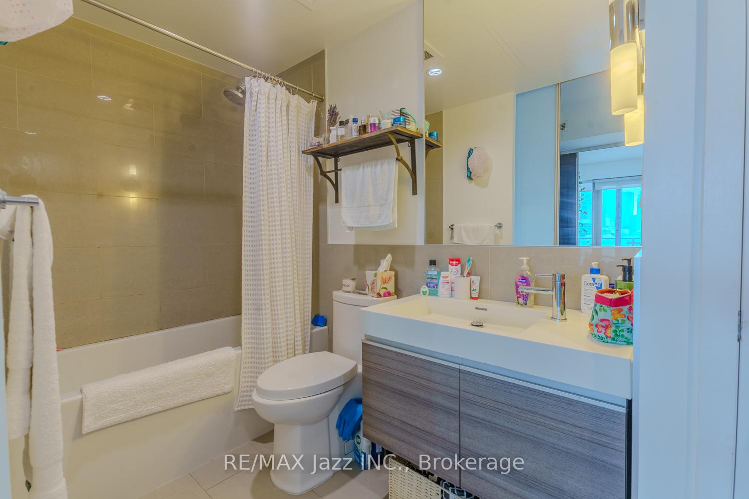 Photo 6 of Unit 1409, 70 Distillery Lane, Toronto, Waterfront Communities — HOMEH