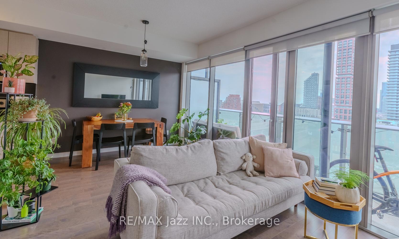 Photo 8 of Unit 1409, 70 Distillery Lane, Toronto, Waterfront Communities — HOMEH