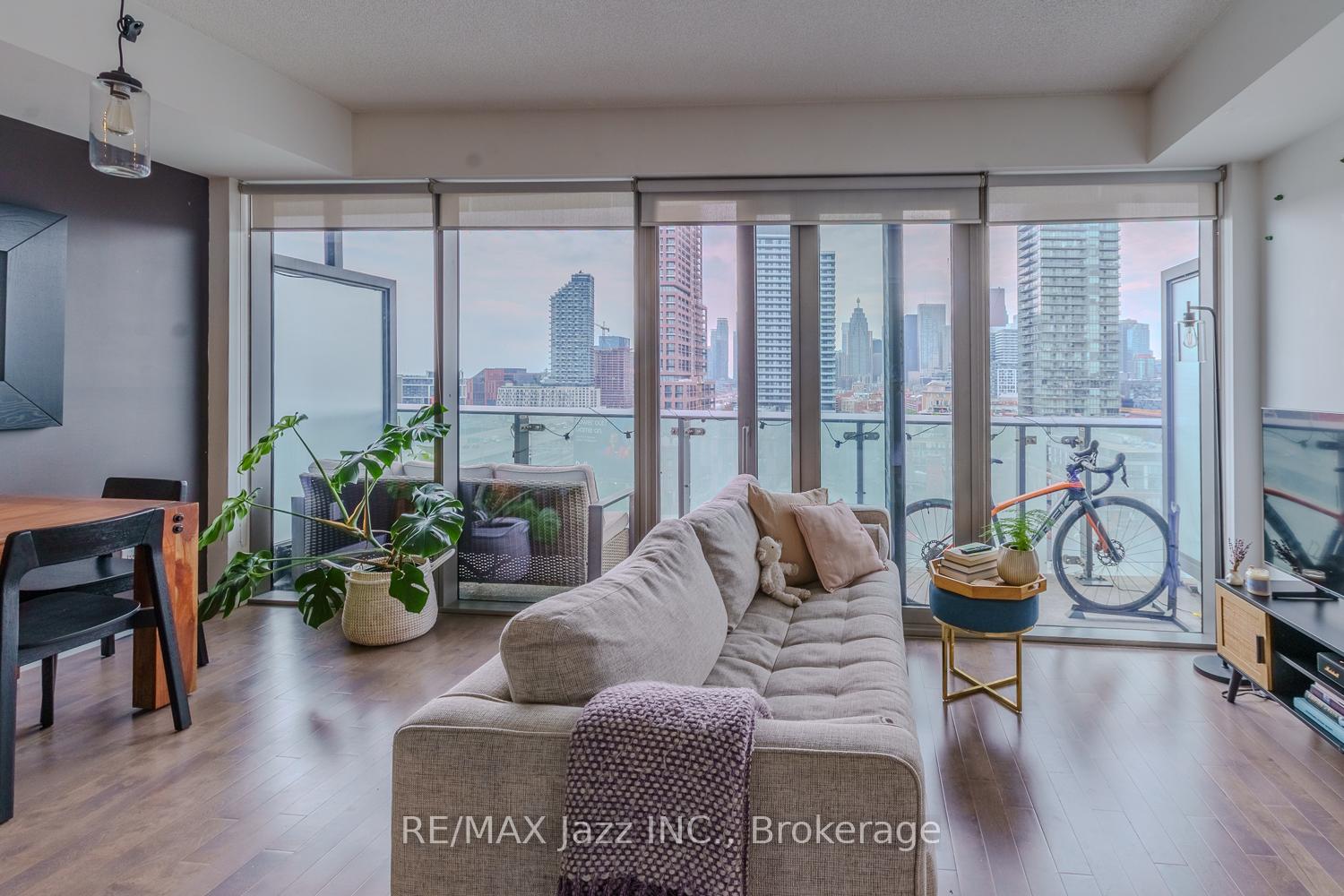 Photo 9 of Unit 1409, 70 Distillery Lane, Toronto, Waterfront Communities — HOMEH