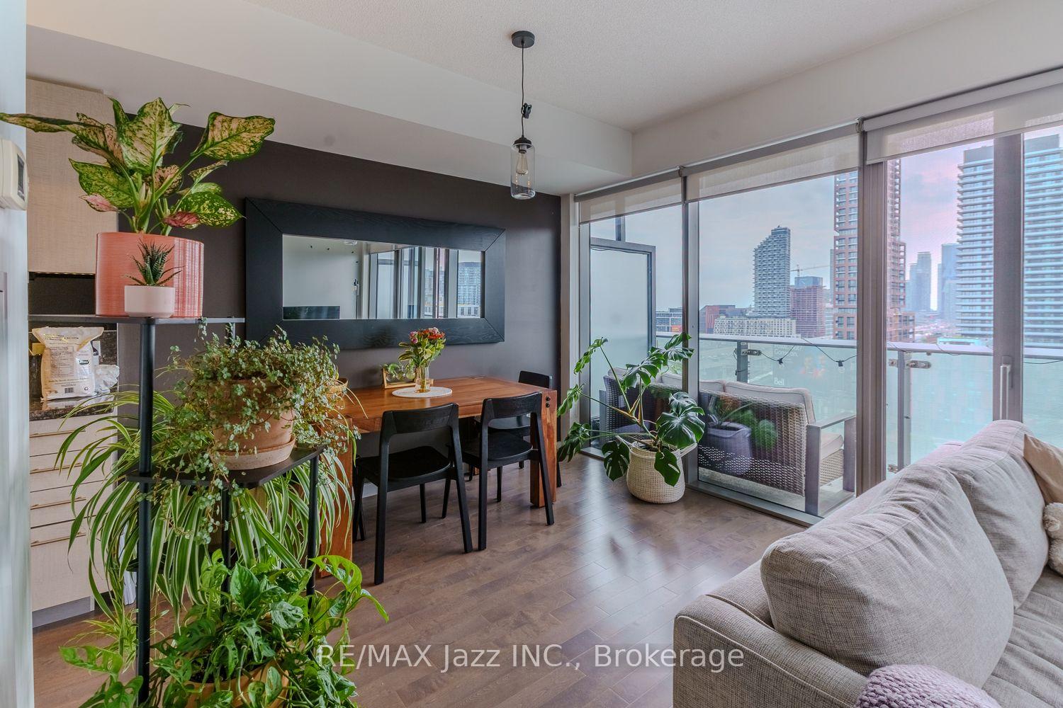 Photo 10 of Unit 1409, 70 Distillery Lane, Toronto, Waterfront Communities — HOMEH