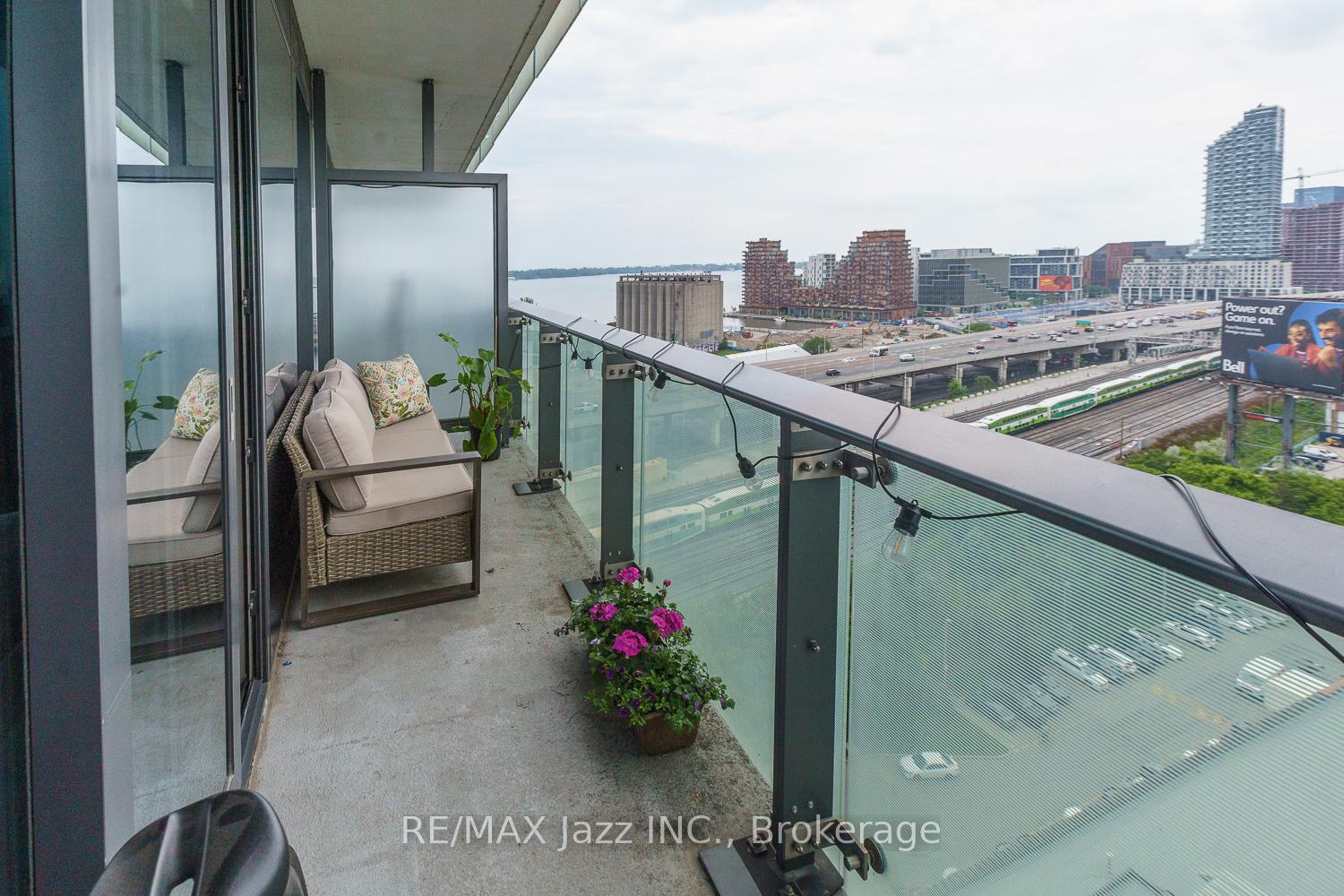 Photo 11 of Unit 1409, 70 Distillery Lane, Toronto, Waterfront Communities — HOMEH