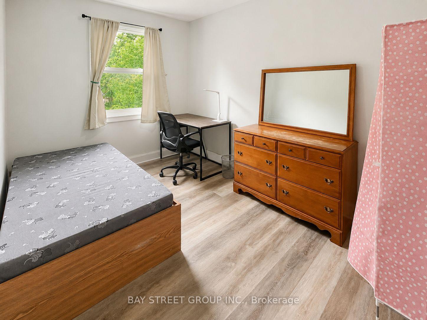 Photo 7 of 188 Haddon Avenue S, Hamilton, Ainslie Wood — HOMEH