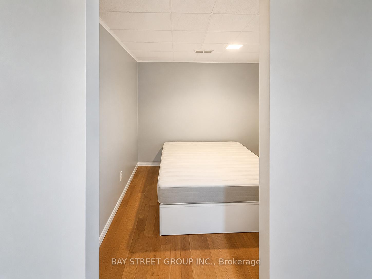 Photo 14 of 188 Haddon Avenue S, Hamilton, Ainslie Wood — HOMEH
