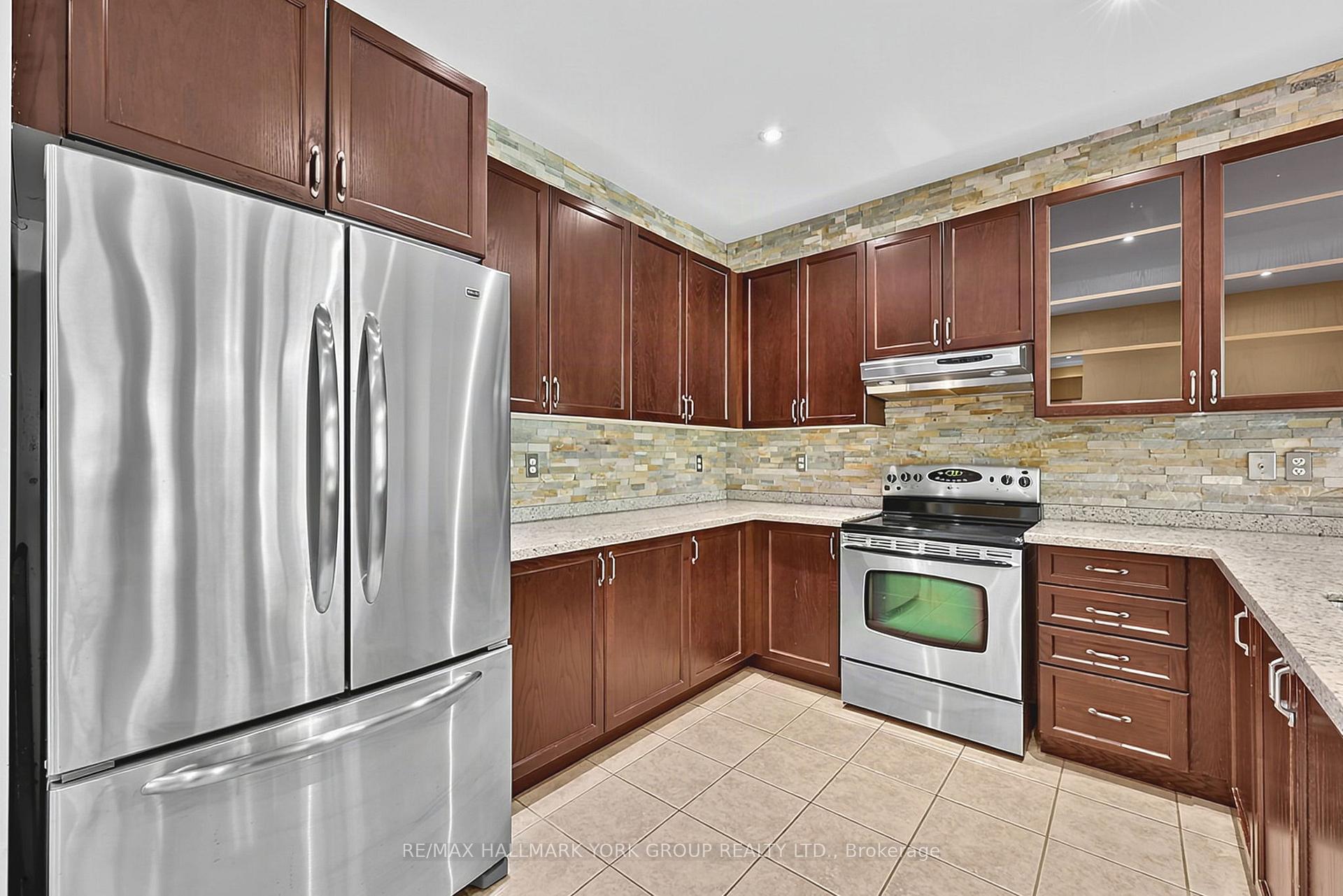 Photo 10 of 383 Gilpin Drive, Newmarket, Woodland Hill — HOMEH