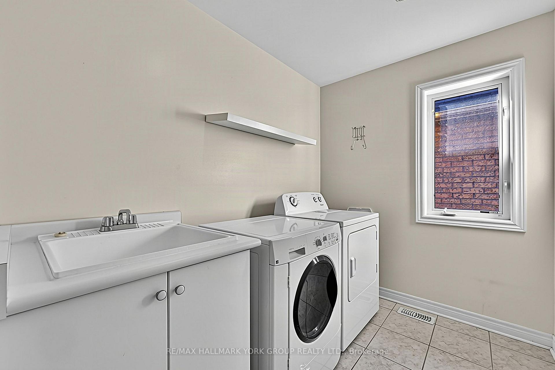 Photo 20 of 383 Gilpin Drive, Newmarket, Woodland Hill — HOMEH