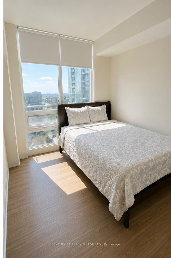 Photo 5 of Unit 2402, 30 Roehampton Avenue, Toronto, Mount Pleasant West — HOMEH