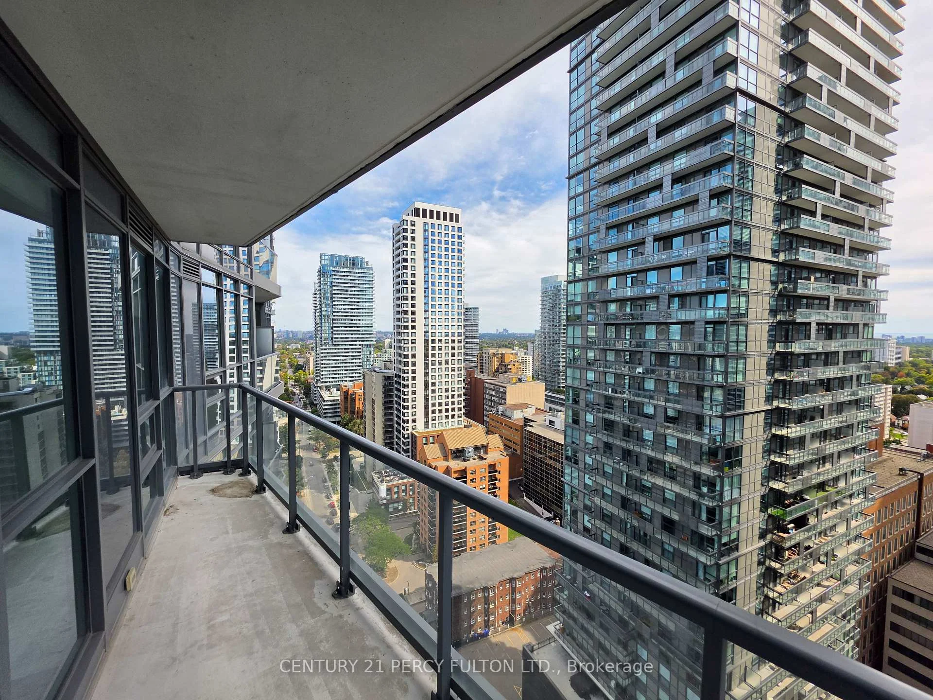 Photo of Unit 2402, 30 Roehampton Avenue
