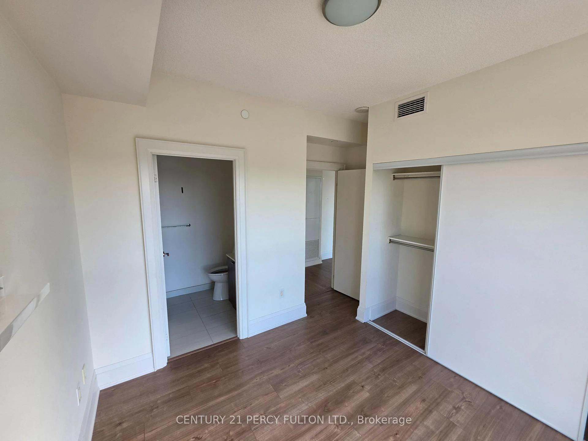 Photo 12 of Unit 2402, 30 Roehampton Avenue, Toronto, Mount Pleasant West — HOMEH