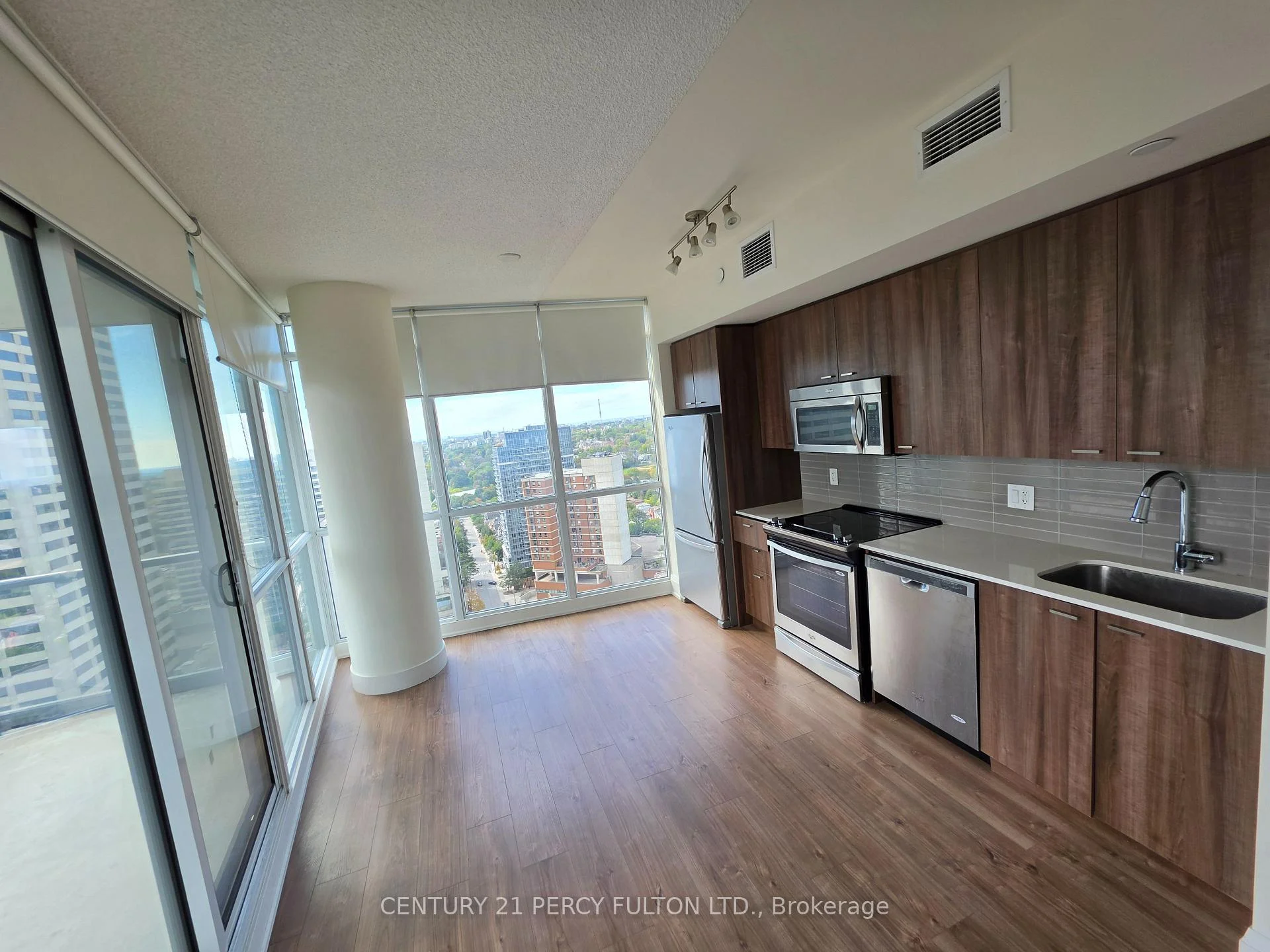 Photo 18 of Unit 2402, 30 Roehampton Avenue, Toronto, Mount Pleasant West — HOMEH