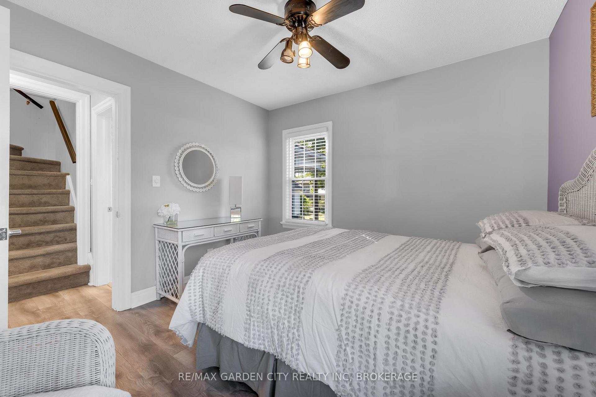 Photo 10 of 4 Manor Road, St. Catharines, Vine/Linwell — HOMEH