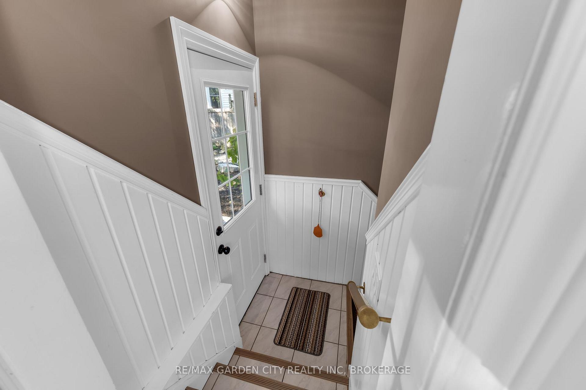 Photo 16 of 4 Manor Road, St. Catharines, Vine/Linwell — HOMEH