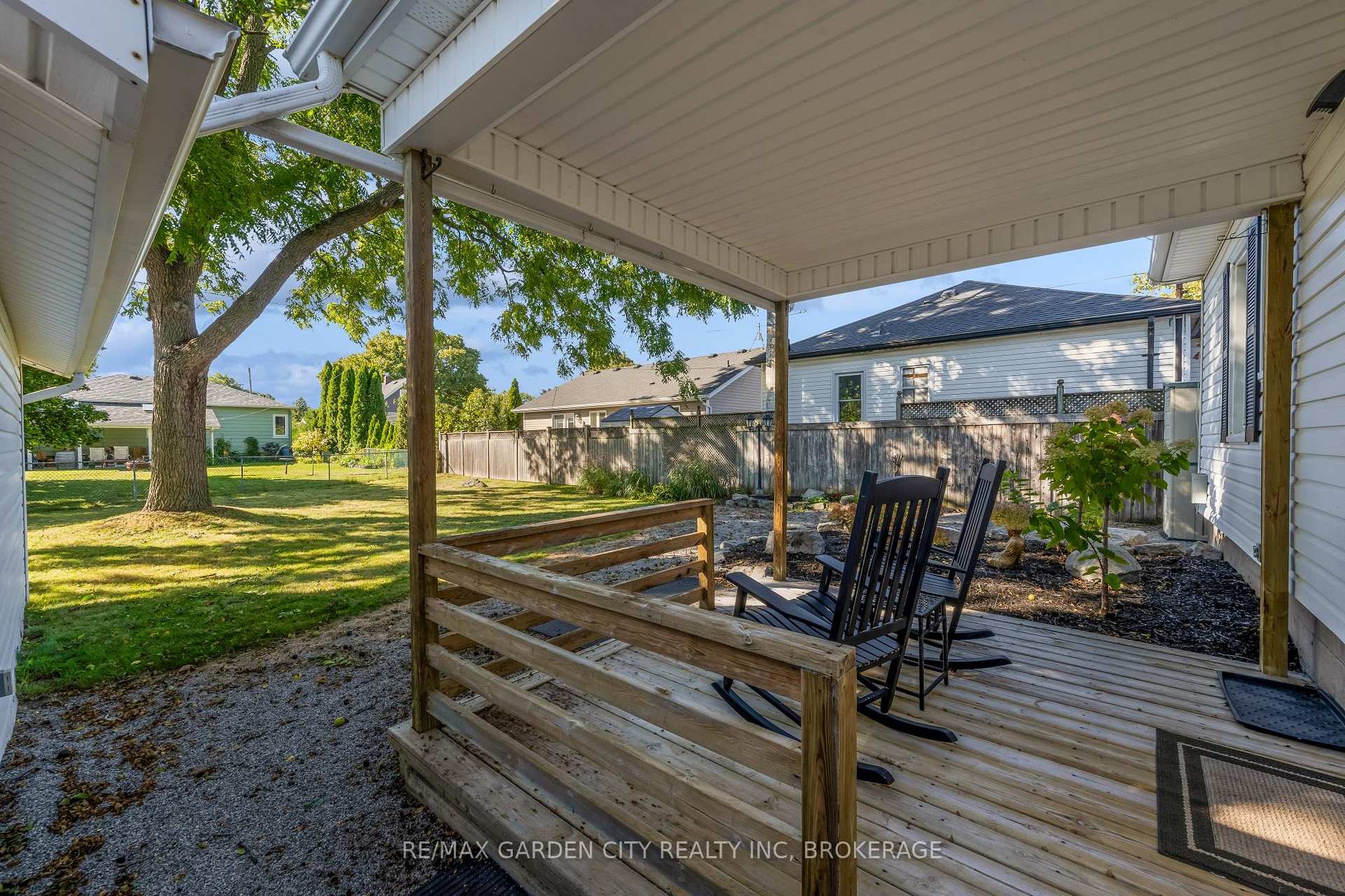 Photo 23 of 4 Manor Road, St. Catharines, Vine/Linwell — HOMEH