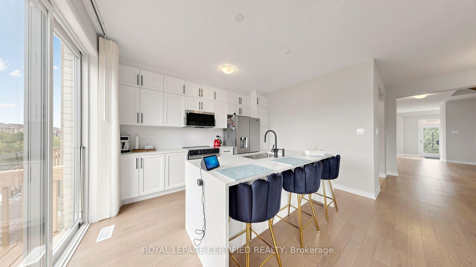 Photo 12 of 1519 Whitlock Avenue, Milton, Bowes — HOMEH