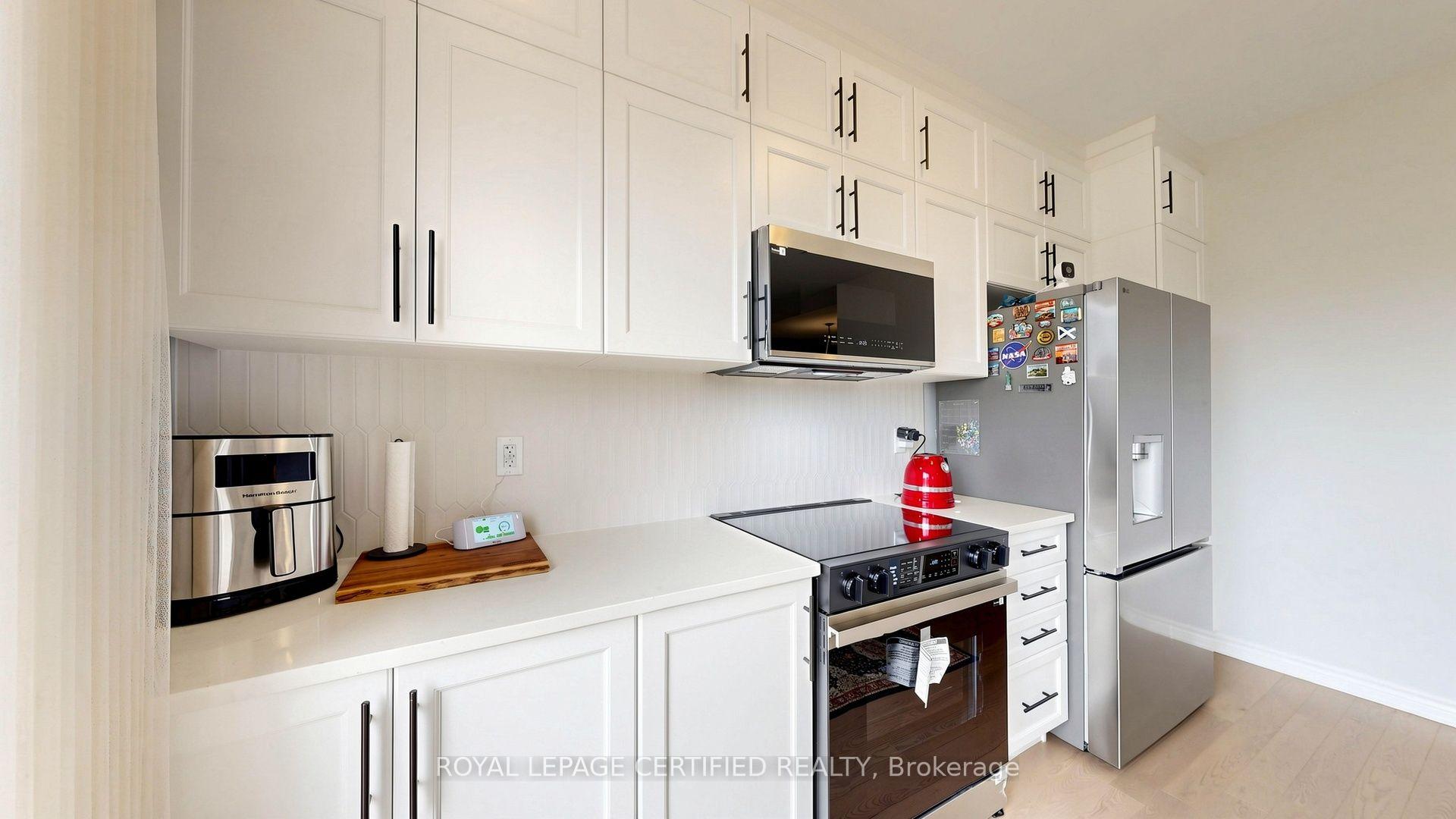 Photo 16 of 1519 Whitlock Avenue, Milton, Bowes — HOMEH