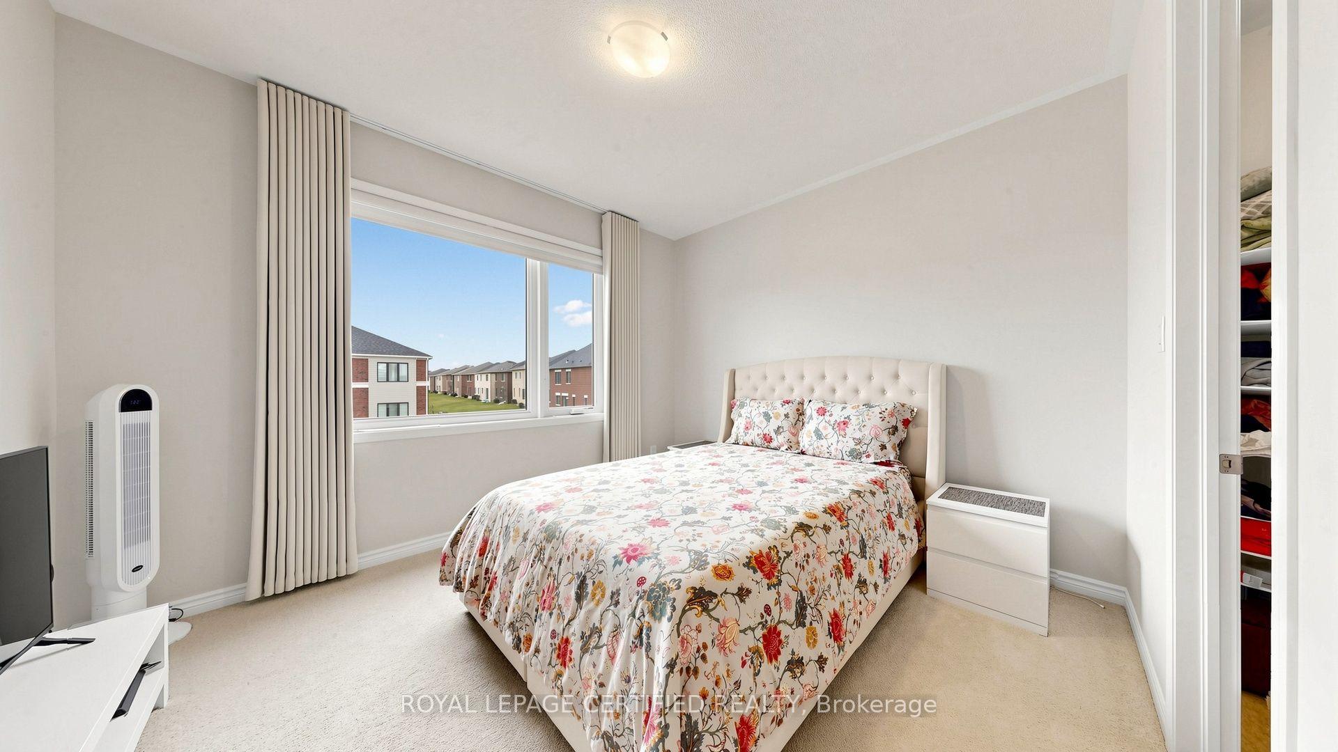 Photo 29 of 1519 Whitlock Avenue, Milton, Bowes — HOMEH