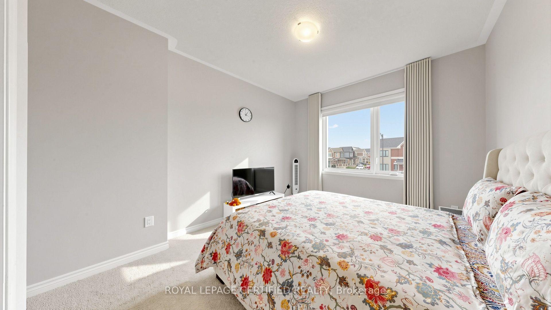 Photo 33 of 1519 Whitlock Avenue, Milton, Bowes — HOMEH