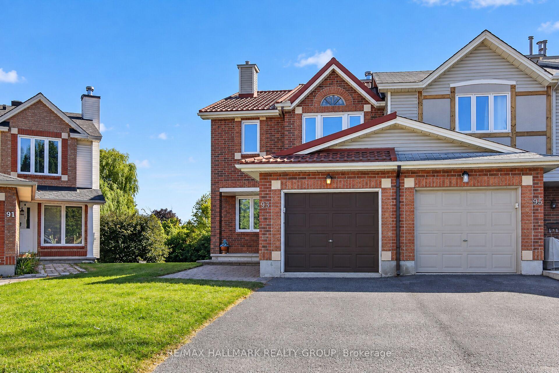 Photo 2 of 93 Banchory Crescent, Ottawa, Kanata - Morgan's Grant/South March — HOMEH