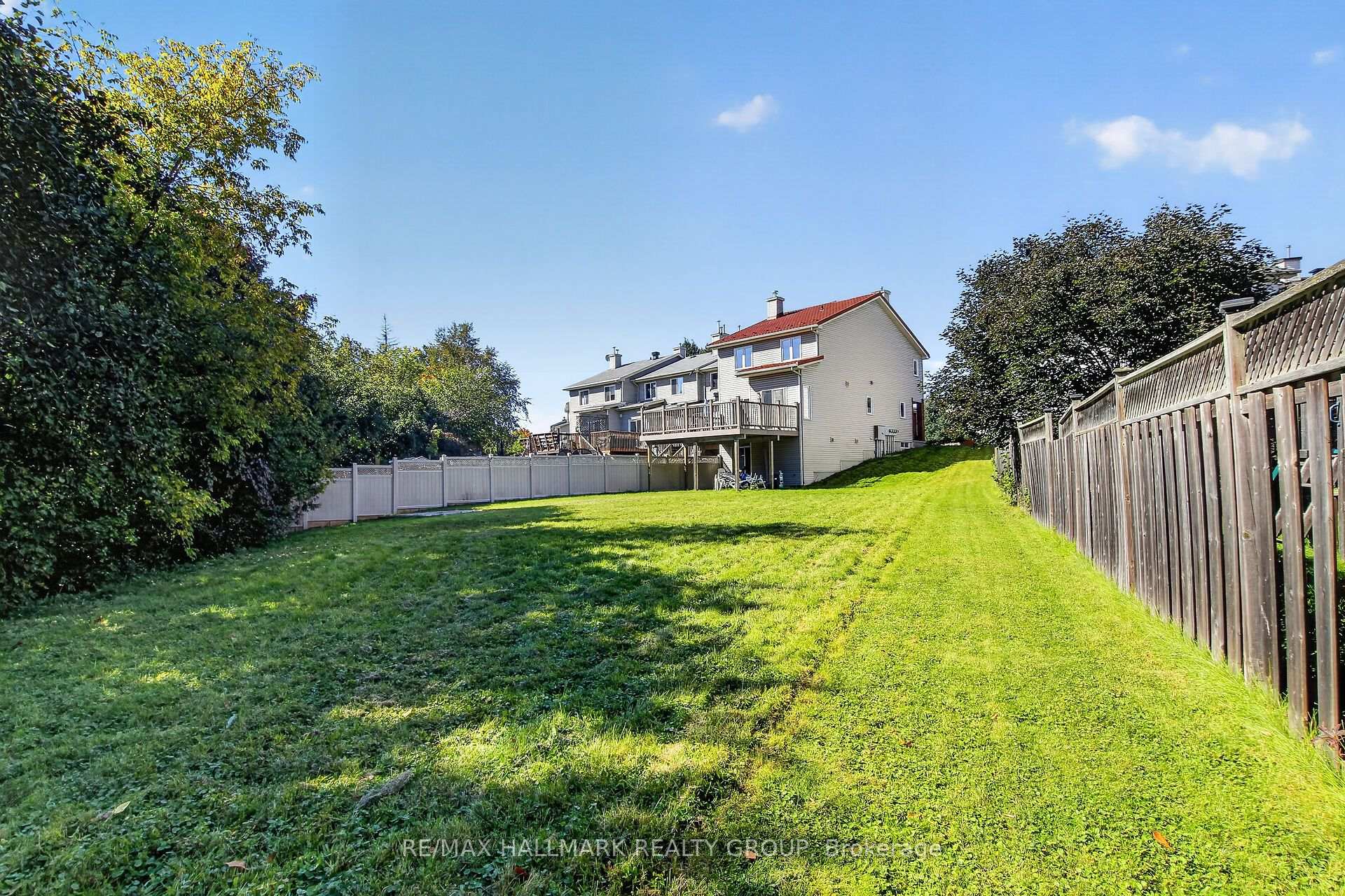 Photo 9 of 93 Banchory Crescent, Ottawa, Kanata - Morgan's Grant/South March — HOMEH