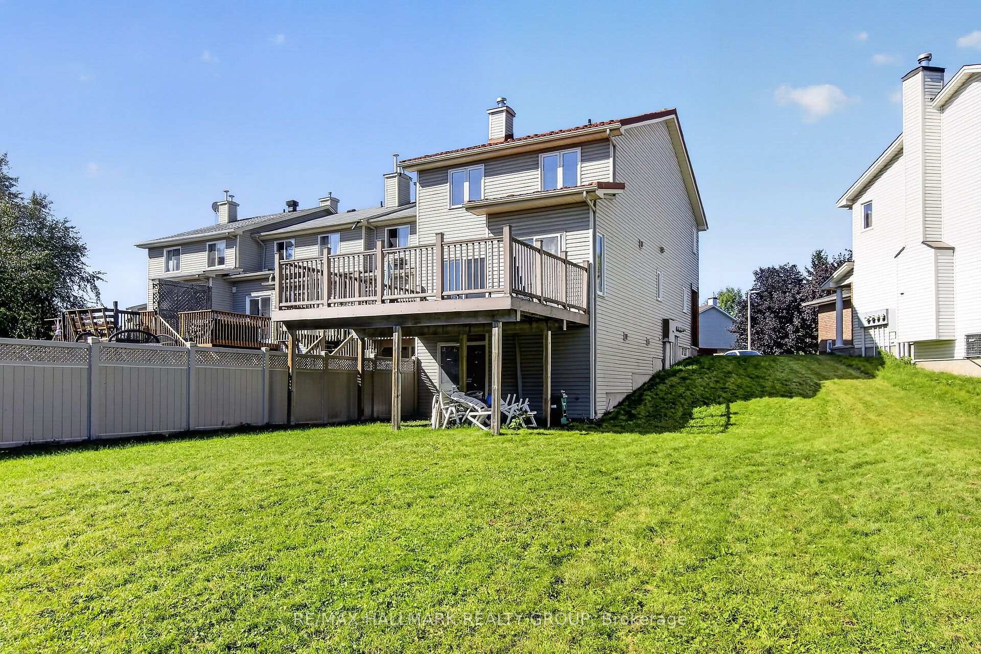 Photo 10 of 93 Banchory Crescent, Ottawa, Kanata - Morgan's Grant/South March — HOMEH