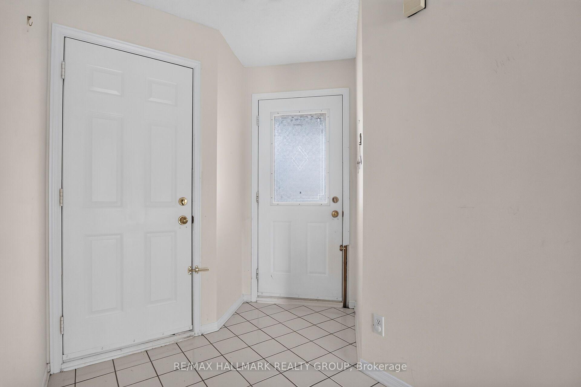 Photo 12 of 93 Banchory Crescent, Ottawa, Kanata - Morgan's Grant/South March — HOMEH