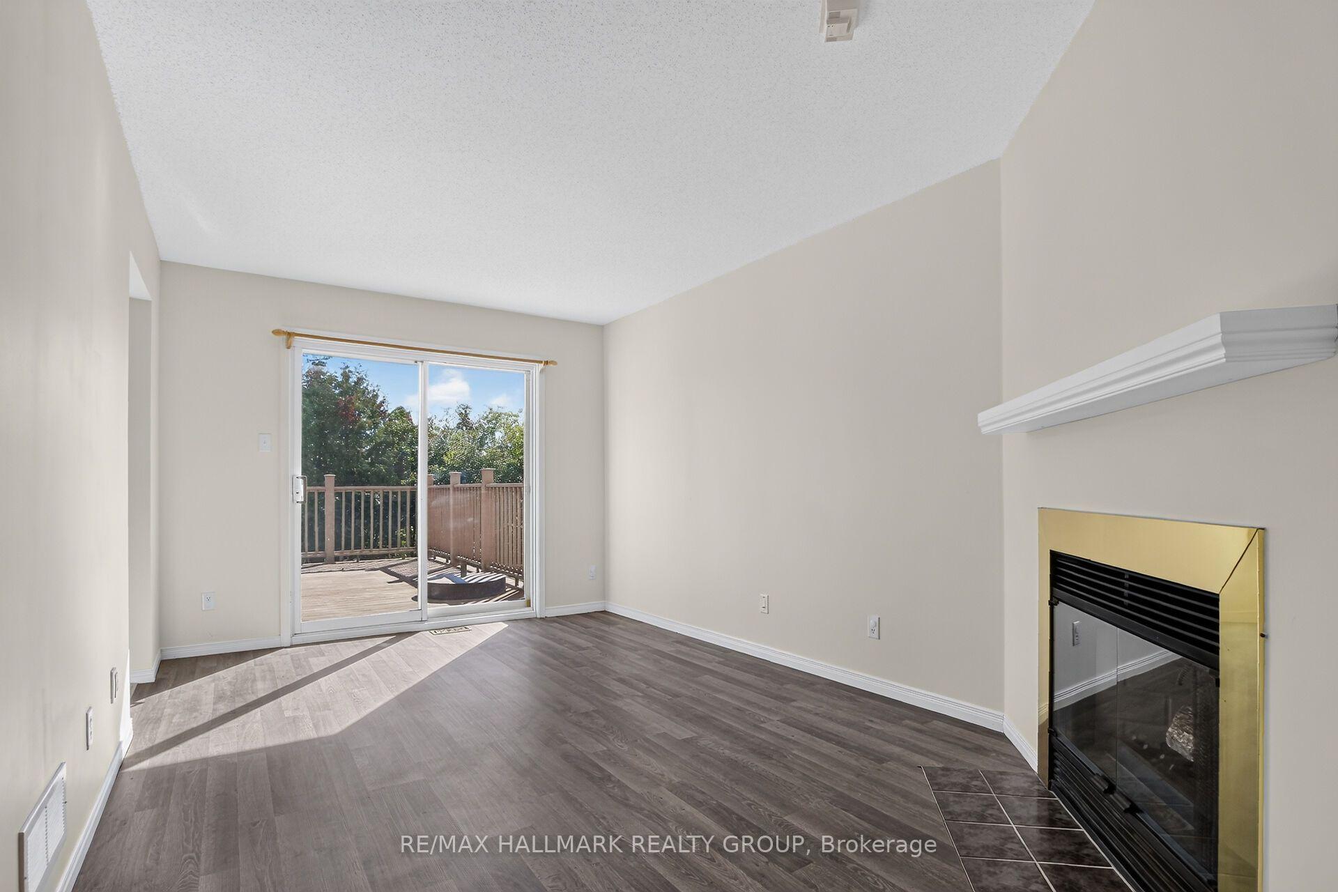 Photo 14 of 93 Banchory Crescent, Ottawa, Kanata - Morgan's Grant/South March — HOMEH