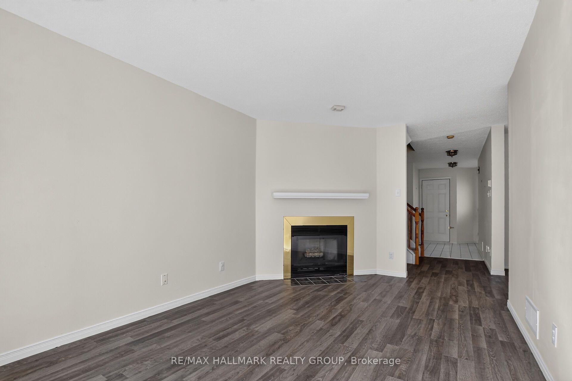 Photo 15 of 93 Banchory Crescent, Ottawa, Kanata - Morgan's Grant/South March — HOMEH