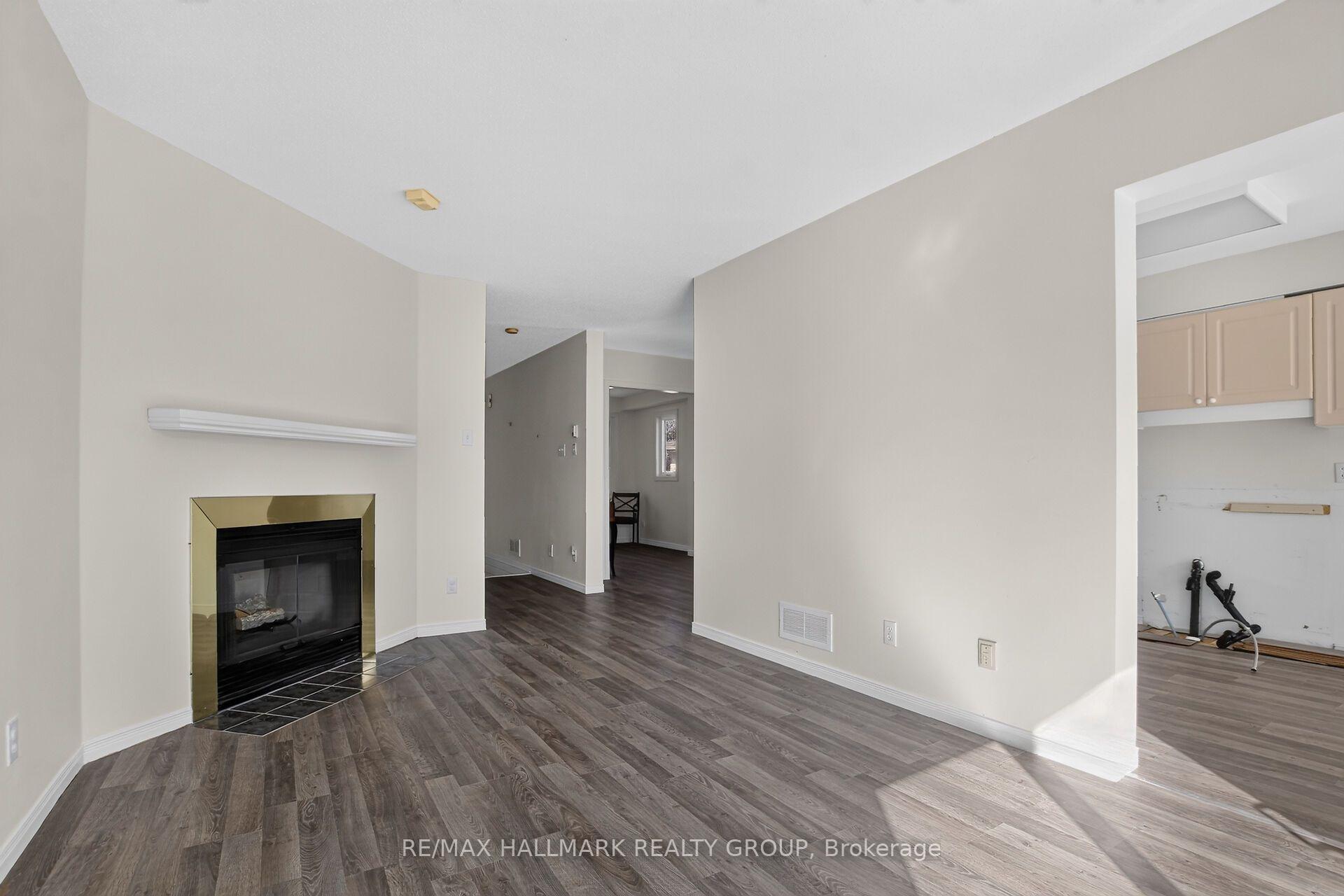 Photo 16 of 93 Banchory Crescent, Ottawa, Kanata - Morgan's Grant/South March — HOMEH
