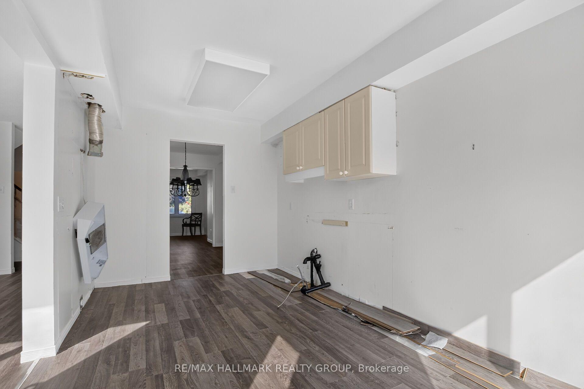 Photo 19 of 93 Banchory Crescent, Ottawa, Kanata - Morgan's Grant/South March — HOMEH