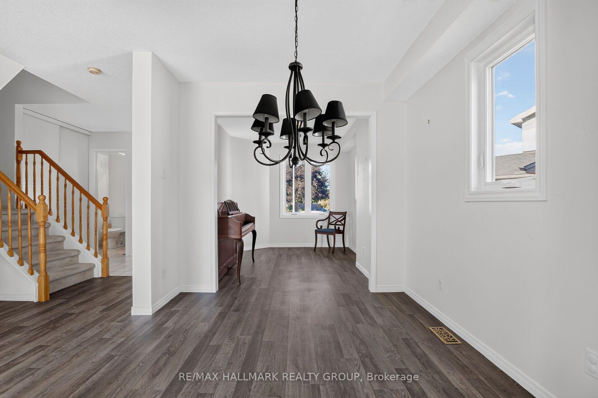 Photo 21 of 93 Banchory Crescent, Ottawa, Kanata - Morgan's Grant/South March — HOMEH
