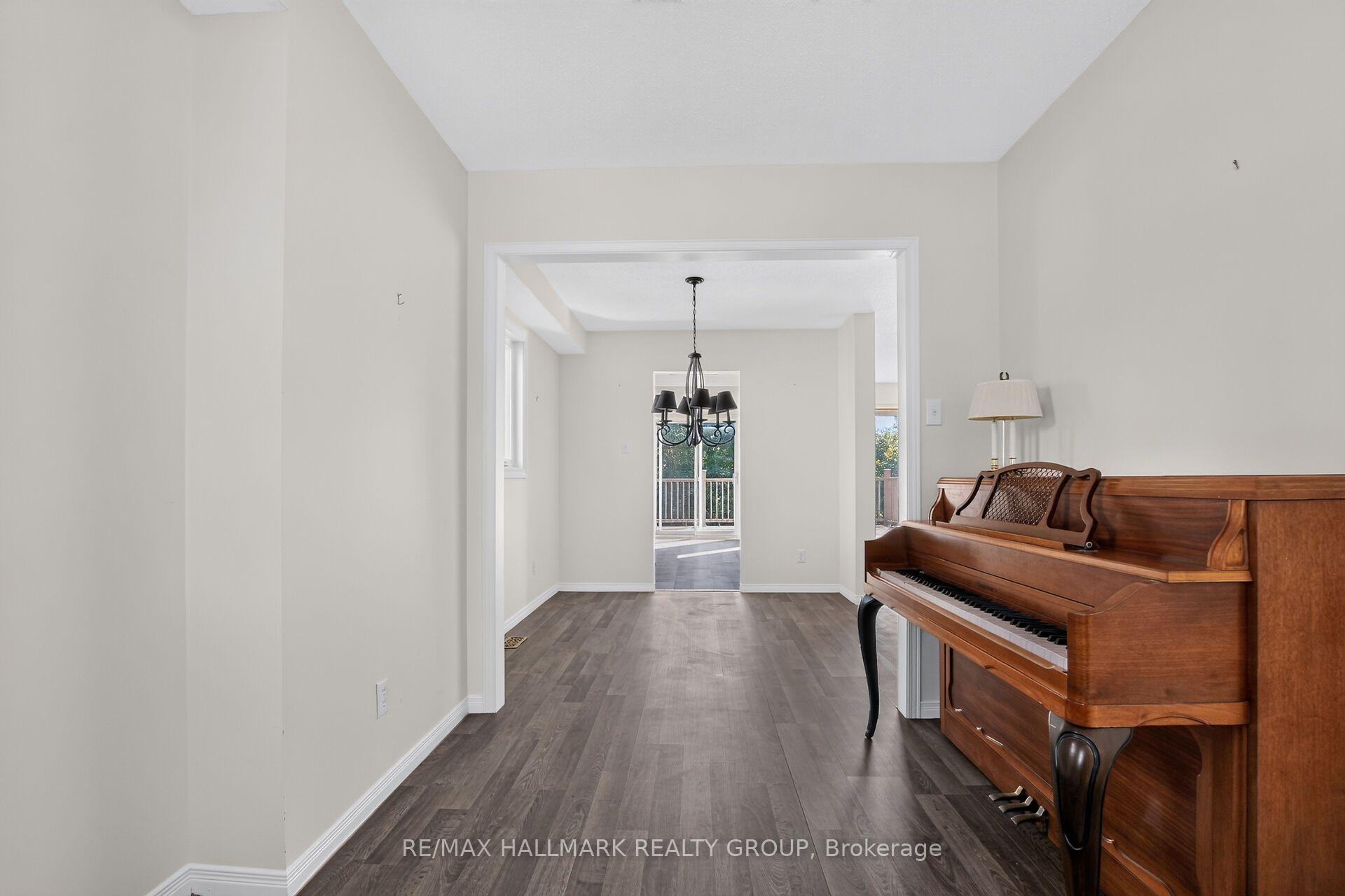 Photo 25 of 93 Banchory Crescent, Ottawa, Kanata - Morgan's Grant/South March — HOMEH
