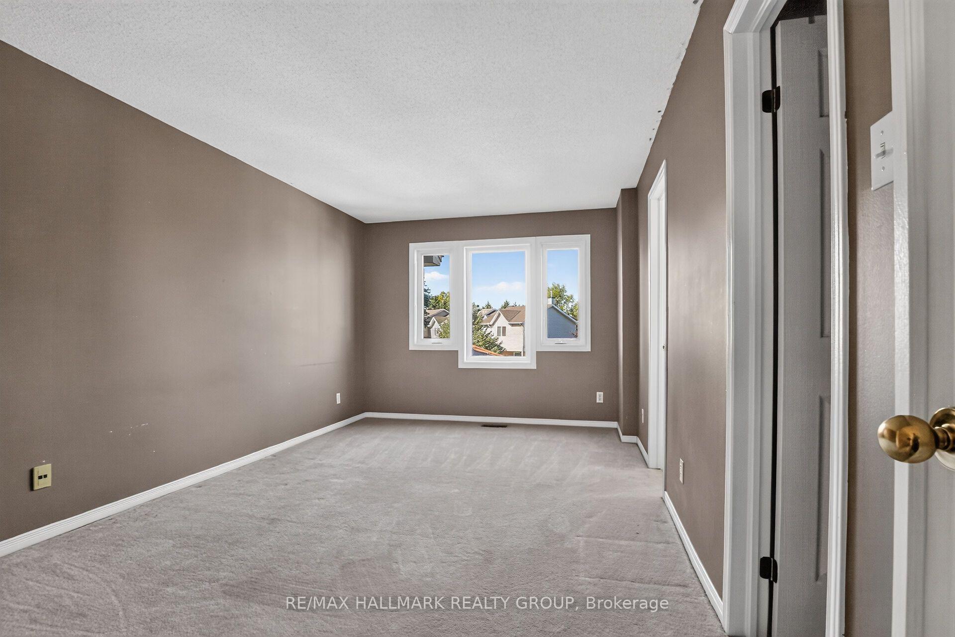 Photo 27 of 93 Banchory Crescent, Ottawa, Kanata - Morgan's Grant/South March — HOMEH