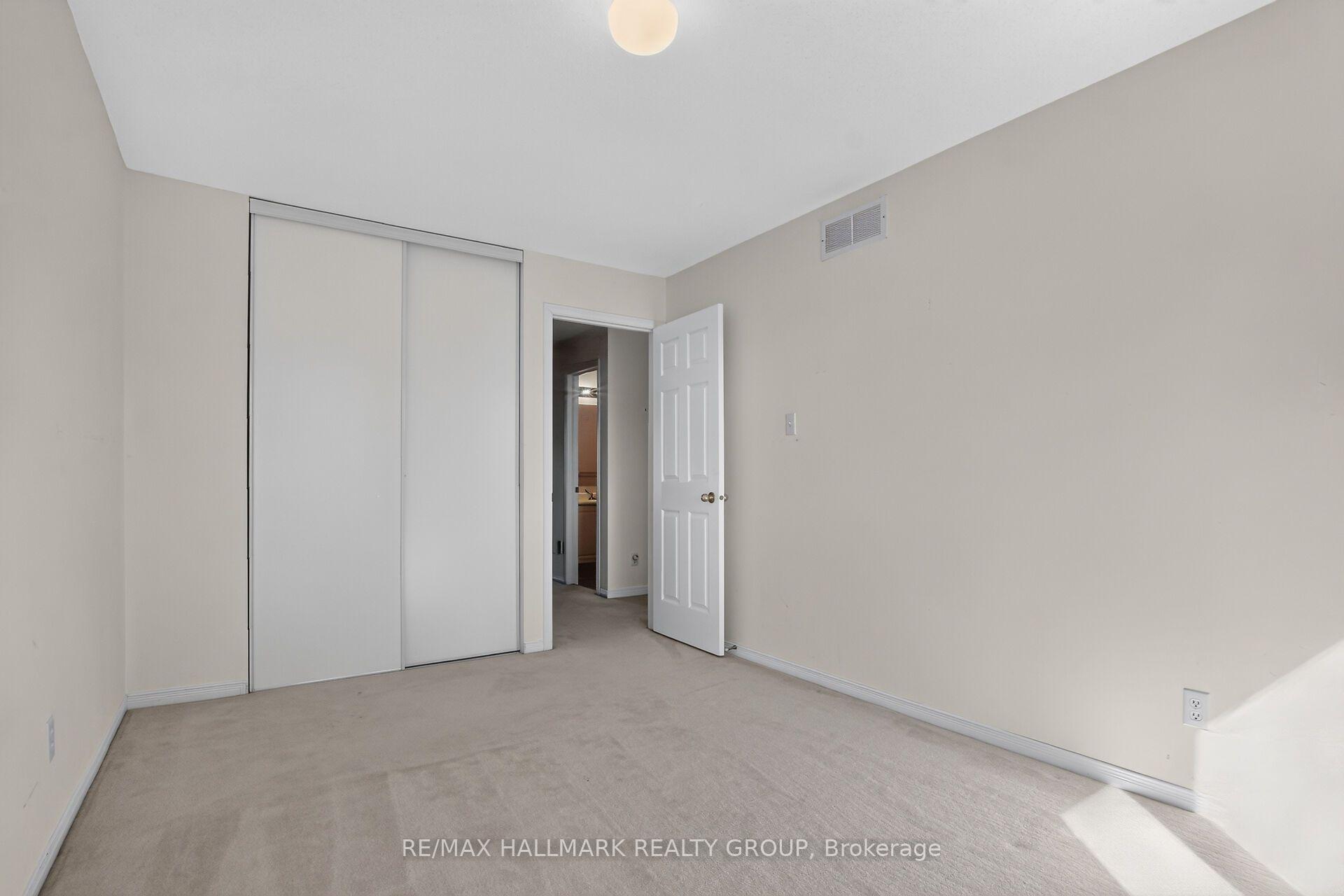 Photo 33 of 93 Banchory Crescent, Ottawa, Kanata - Morgan's Grant/South March — HOMEH